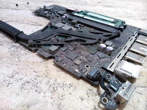   Macbook A1342