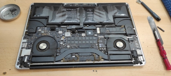   &   MacBook Pro A1398
