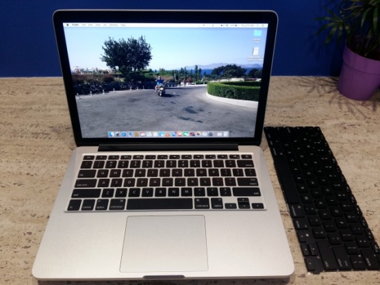   Macbook Pro A1425