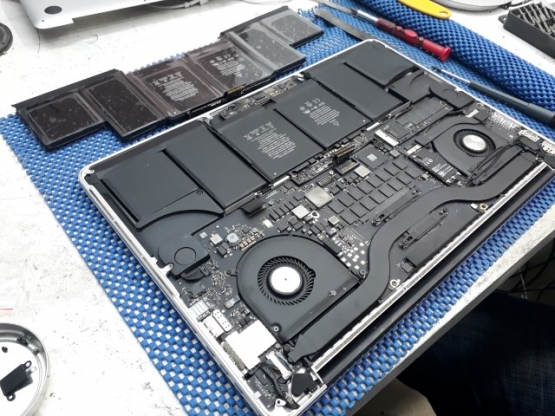   Macbook Pro A1398