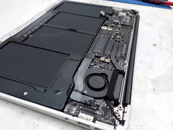    Macbook Air A1466
