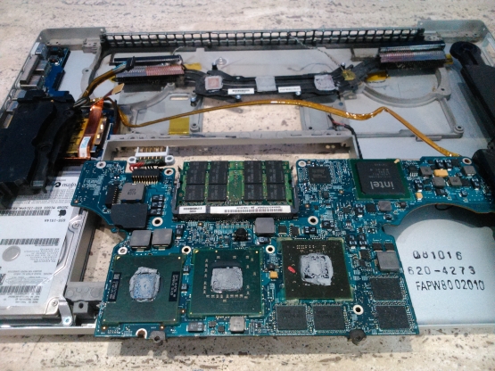   Macbook Pro A1261