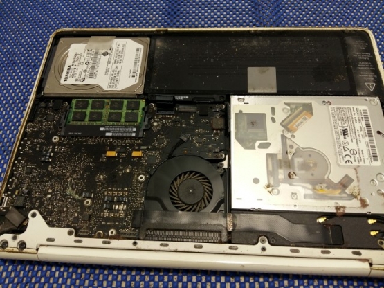    Macbook A1242