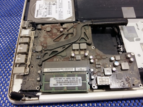     Macbook A1242