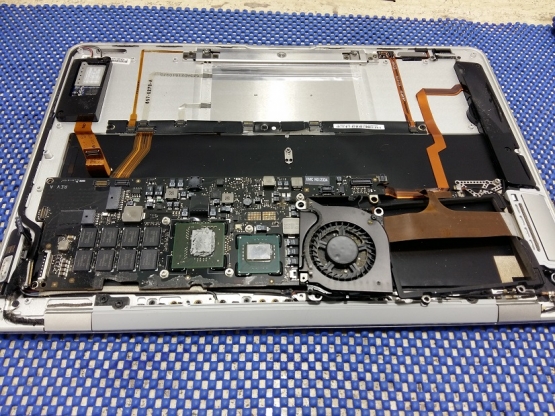    Macbook Air A1304