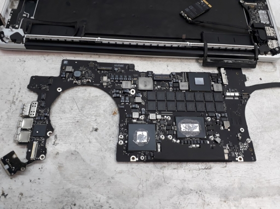   Macbook A1398