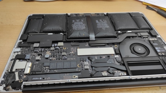   MacBook A1502