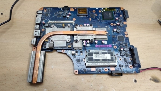    Toshiba L500