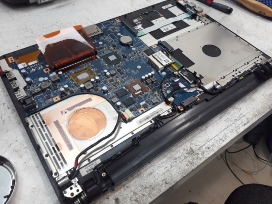  &   Laptop Sony Vaio