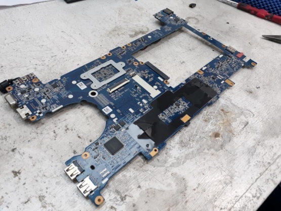   Sony Vaio SVE1112M1EW