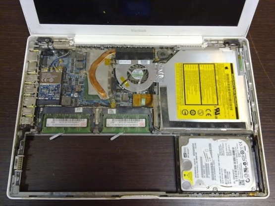    Apple MacBook Pro Model A1181